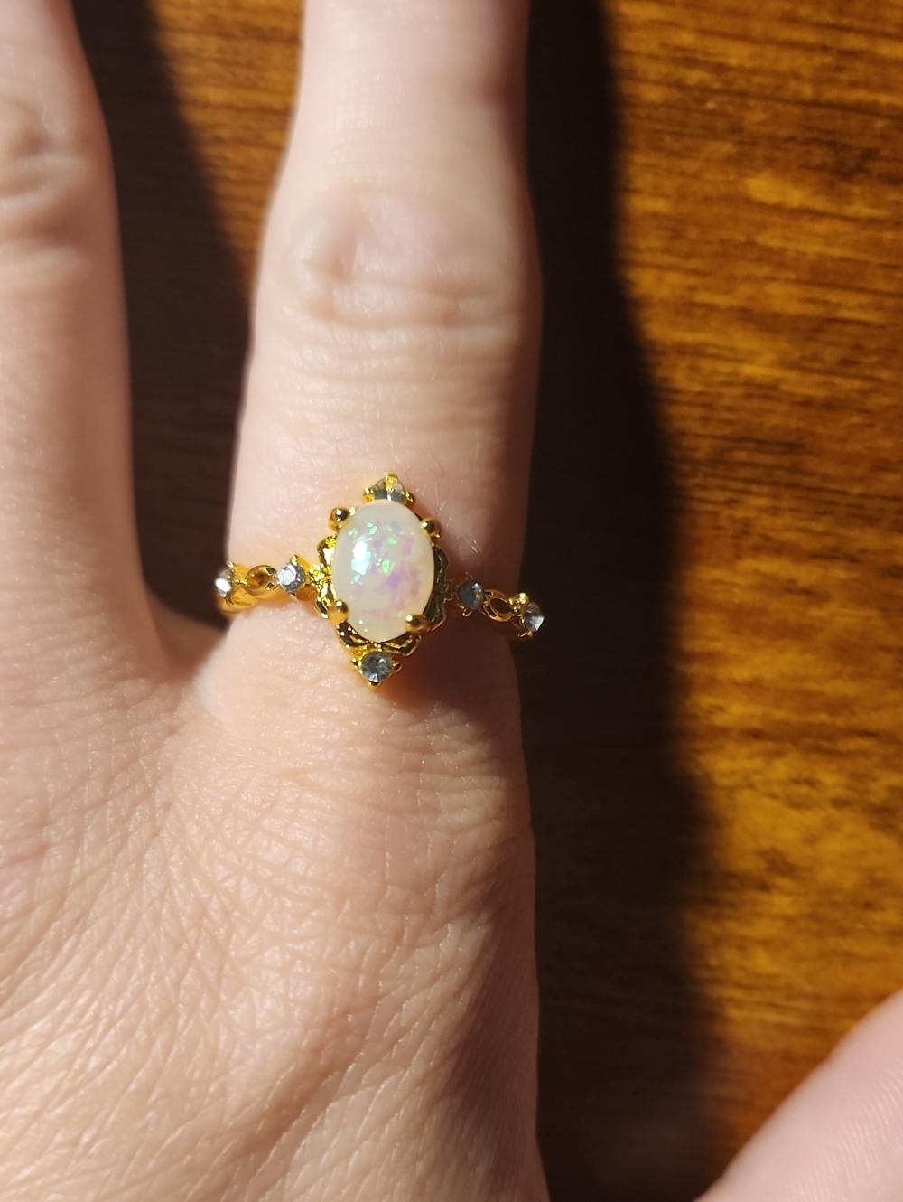 Vanel 1pc Retro Palace Style 4-Prong Setting Artificial Opal Ring In Egg Shape